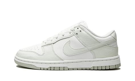 Kaufe und verkaufe Nike Dunk Sneakers 